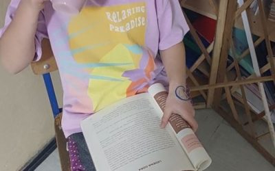 Топла чоколада, експеримент и читање